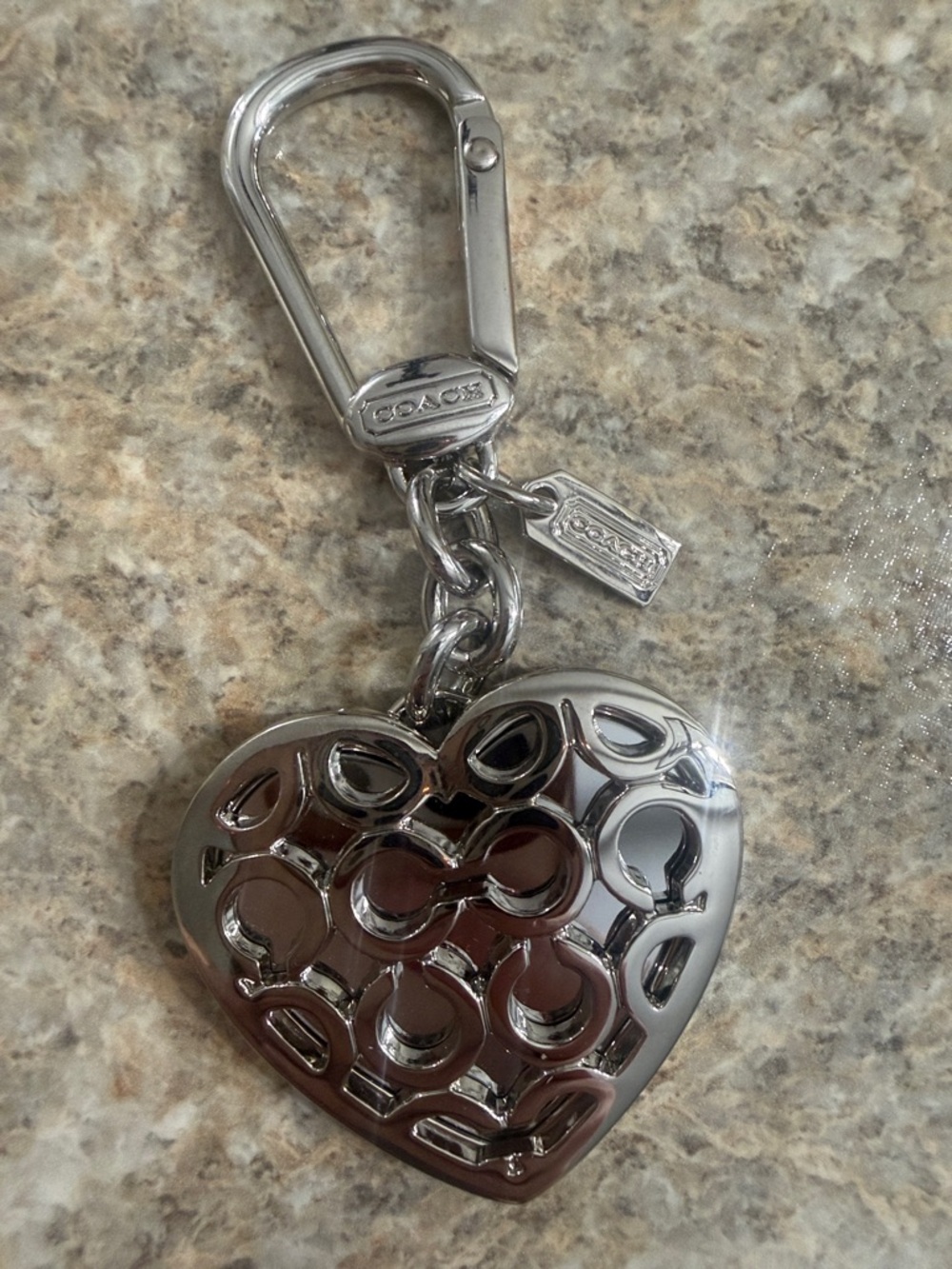 New Coach Silver Toned Signature Cutout Heart Keyring with Mirror - Picture 2 of 6